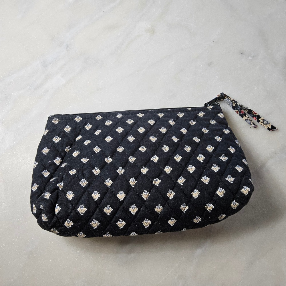 Vera Bradley Quilted Wristlet Clutch Bag Black Floral Travel‎ Cosmetic Makeup - Picture 3 of 13